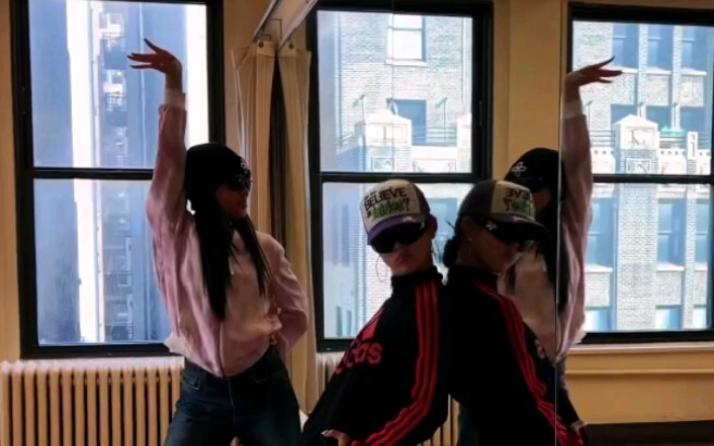 Empat Serigala Gila 230529 XG Sangat sulit untuk bertarung sepanjang hari, tetapi para gadis tetap b