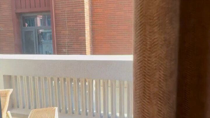 What’s the house got to do with how ugly it looks outside? A sweeping, unedited tour of this dilapid