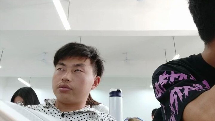 มันจะง่วงได้ถึงขั้นไหนกัน คลิปจริงจากห้องเรียน