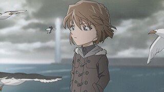 A little girl with brown hair Every posture is a strong woman of the era