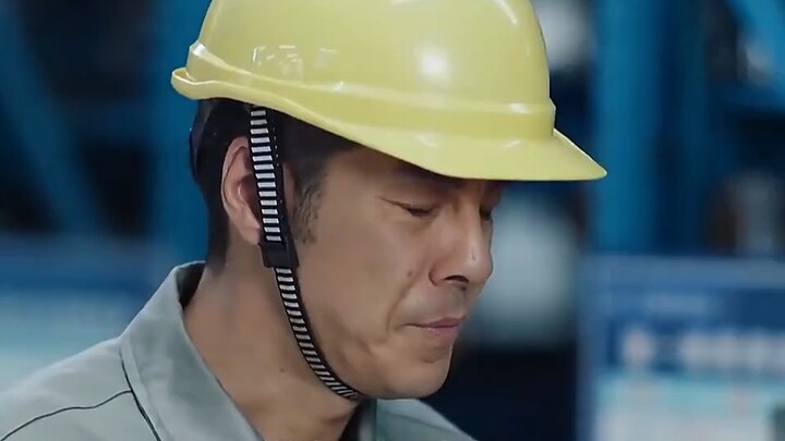 The janitor found a large number of bolts severely rusted, but the female leader dismissed it. Disas