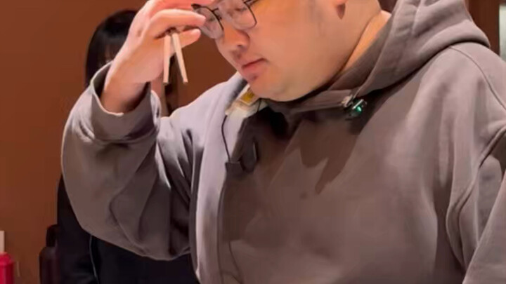 Ini ketiga belas kalinya saya mengunggah kotak ulasan. Memang sangat sedikit yang bagus.