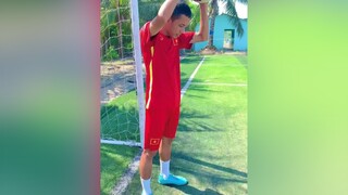 Đá phải đồng đội xíu nè bongda Soccer football thethao cliphai haihuoc thuanrom fyp foryou xuhuong