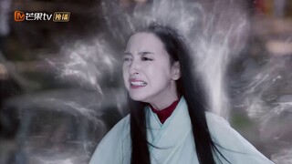 玲珑为救村民 触发狼王能量后晕倒《玲珑狼心》The Wolf Princess【芒果TV青春剧场】