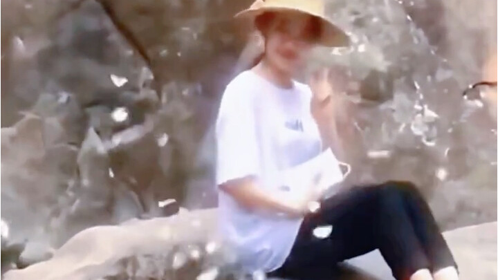 ตัวเอกมีออร่าติดตัว