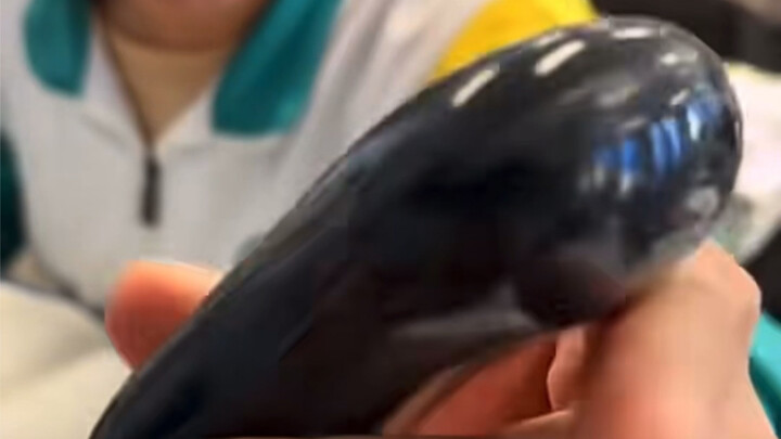 Jan 6, Tianjin: A guy spent a week “polishing” a bar of soap—and turned it into a “jade-like soap”! 