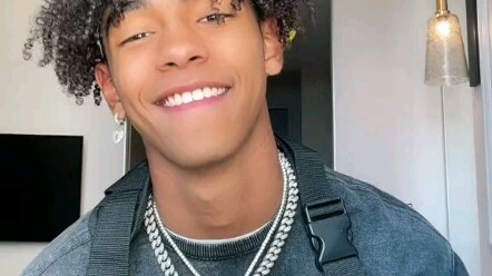 الرجل البشري عالي الجودة، هناك دائمًا ما يناسب ذوقك.