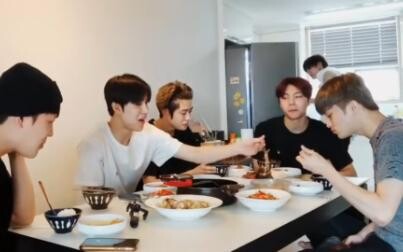 【NCT】Nhóm này mà không để ý đến máy quay thì trời ơi