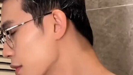 Hôm nay em đã gội đầu chưa, cưng?