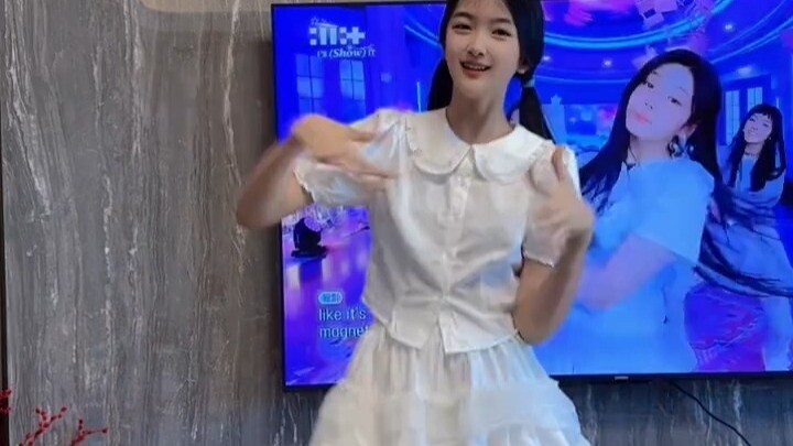 女初中生 漂亮的Emma #illit