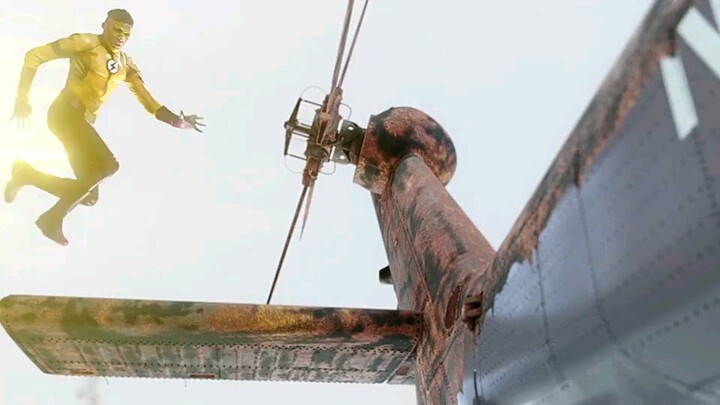 ชายที่เร็วที่สุดในโลก ถอดประกอบเฮลิคอปเตอร์ที่เสียการควบคุมได้ภายในหนึ่งวินาที — “แฟลช”