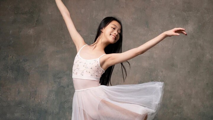 Ballet Dancer ~ Comic-Legged