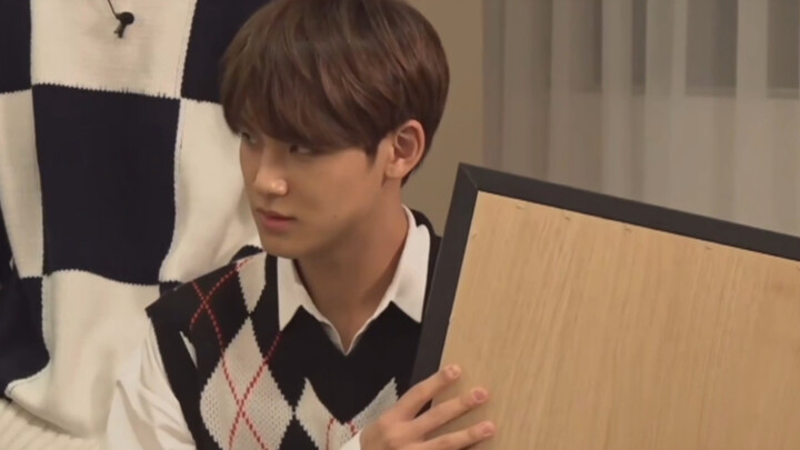 【Kim Min Kyu】Min-gu: Jangan sentuh barang-barangku, ini pembelian dalam aplikasi～