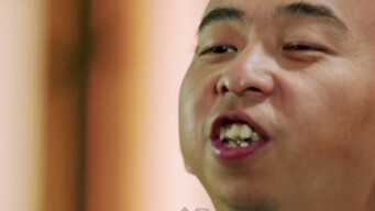 Karena terlalu rakus makan, perempuan itu akhirnya hanya tersisa satu kepala.