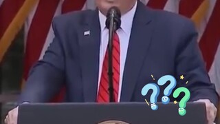 Seorang reporter menanyakan pertanyaan yang ditolak Trump untuk dijawab