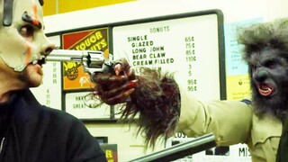 一名警察变成狼人之后，遭到了变形蜥蜴人的追杀