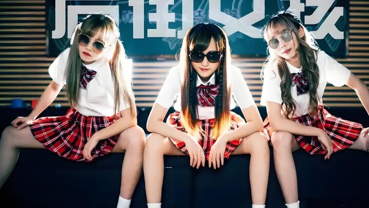 Anh trùm băng đảng bị biến thành mỹ thiếu nữ làm idol để thỏa mãn sở thích của ông trùm – đúng là mộ