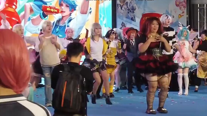 If the Wenzhou Comic Exhibition is accompanied by Wenzhou dialect 2...