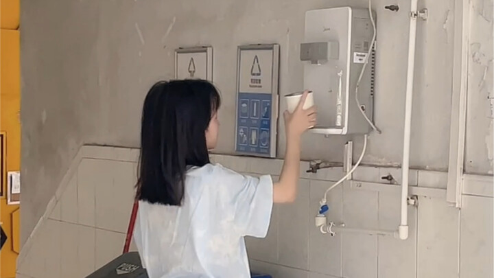 Whose college student is not as tall as the water dispenser?? It turns out it’s me