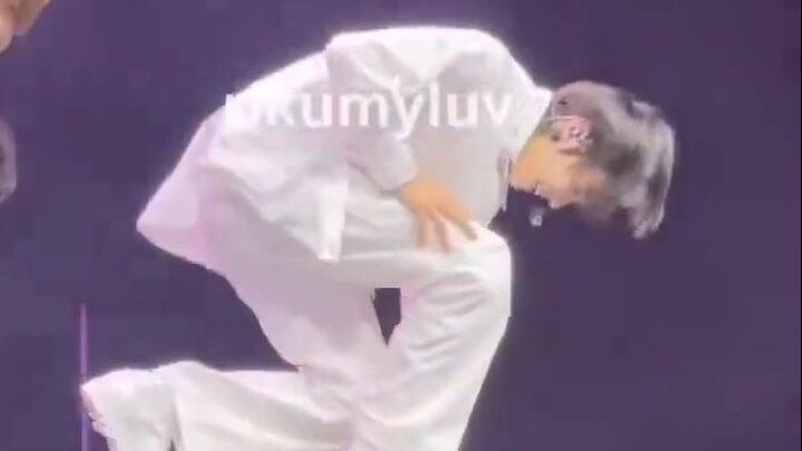 Em bé tân binh siêu đáng yêu RIKU ngại ngùng không dám “đỉnh hông” với fan >< 240304 sc chụp fan