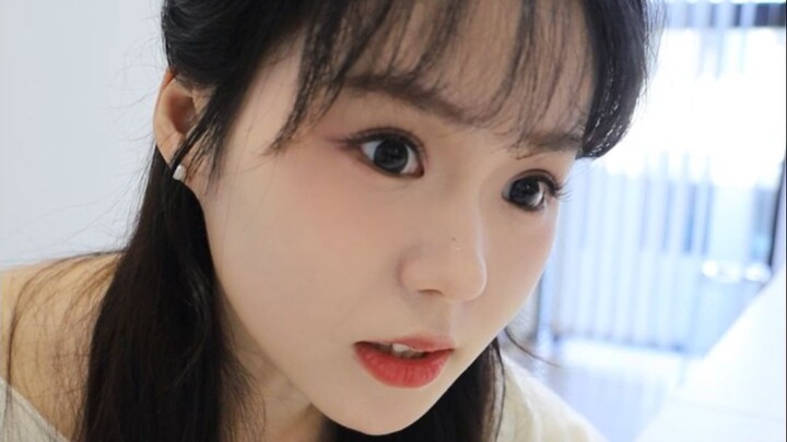 The boss’s crush is so open and aboveboard!