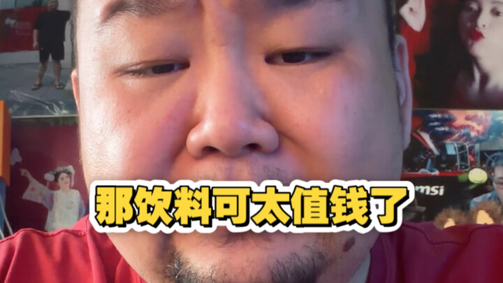 Tự phục vụ đăng video khoe khoang rằng mình đã chặn hai chai nước ngọt của khách…