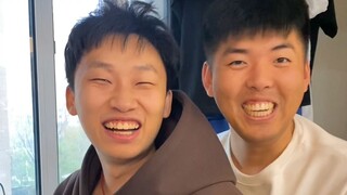 พฤติกรรมสุดเพี้ยนของรูมเมตนี่ฉันดูไม่ออกจริงๆ ขนาดไรเดอร์ส่งอาหารยังงงไปหมด หรือนี่คือมนต์เสน่ห์แห่ง