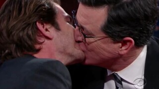 [Garfield and Uncle Kou kissed on the show] Garfield, please don't do that, I'm a little scared...