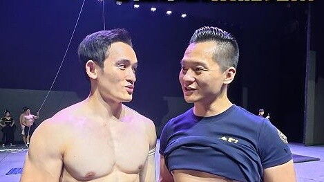 การแสดงของลูกศิษย์ช่างน่าจับตามอง! อาจารย์ขู่จะไล่เขาออก แต่เขากลับโดนตบหน้าด้วยกล้ามหน้าท้อง? #西安战战