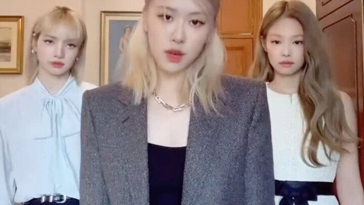 ขอบคุณค่ะ/ครับ กว่าหกร้อยวันแล้ว ตอนนี้ถึงได้เห็นเวทีแสดงเพลงกันสักที