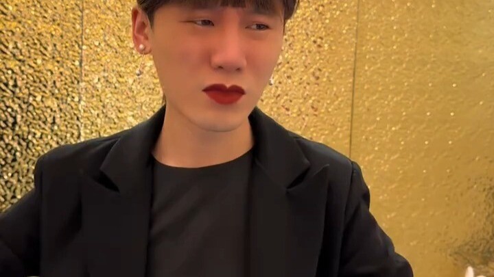 บางคนคิดจริงๆ ว่าคนอื่นจะมาแย่งสามีก็องตัวของเธอไป