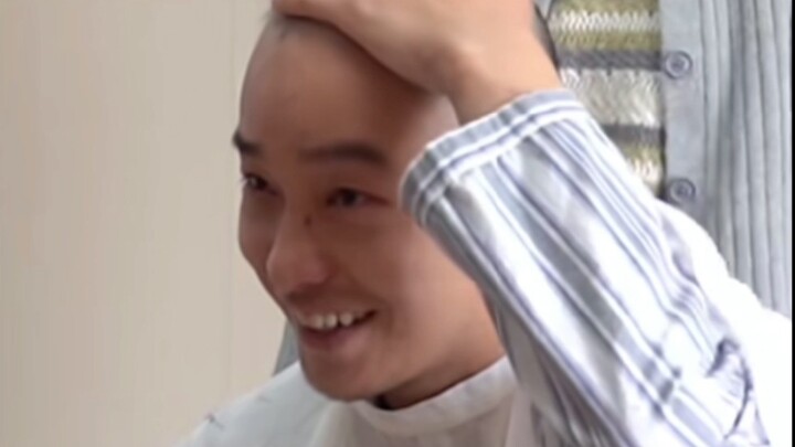 Hahaha, Peng Peng: The director lied to me. The director didn't lie to you, he is really handsome.