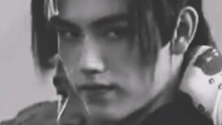 [Hao Yi Xing] Tiga tahun dipua oleh Hao Yi Xing｜Seseorang datang dan bangunkan aku. Aku benar-benar 