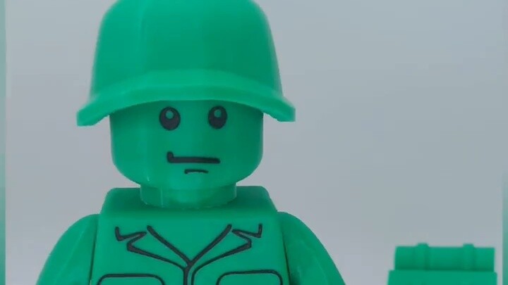 Did you have a green soldier in your childhood? 6x larger LEGO green soldier minifigure!