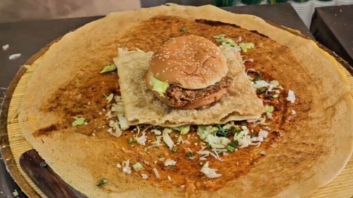 Bánh mì kẹp xèo xèo