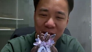 Saat ayahku melihat seni cermin yang menghancurkan pertahanannya