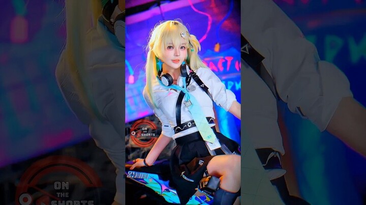 Lynae So Cute  Wuthering Waves Cosplay #shorts
