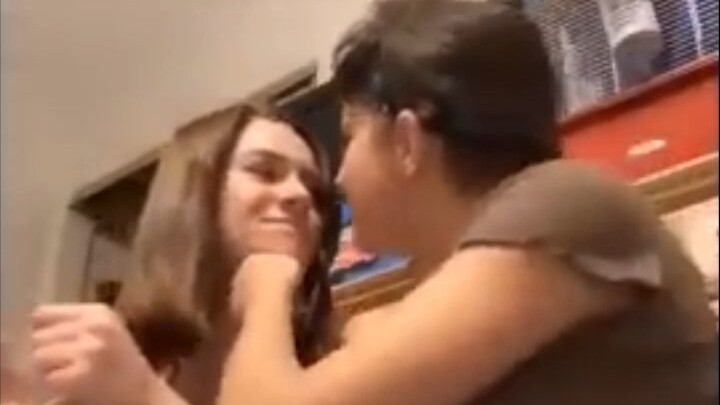 [Orange Vibes] Kiss Your Best Friend Challenge! (Part 1)