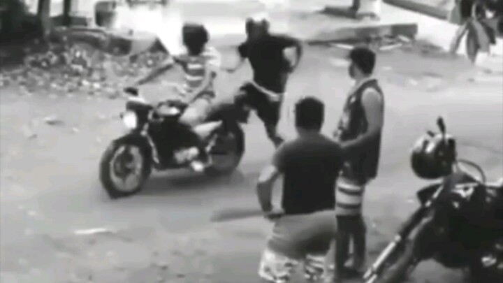 Brazil. When a robbery encounters a fellow criminal~