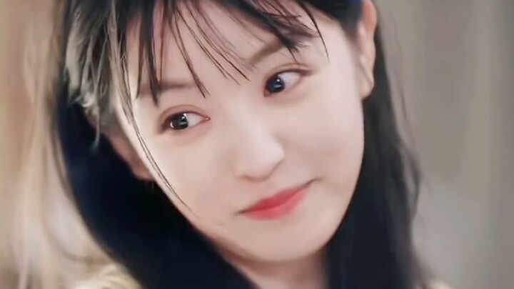 As expected, sexiness is worthless in front of cuteness. Help me, this is too sweet!!!