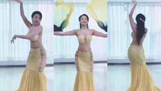 听话，不要只盯着身材，多欣赏我的舞姿吧！