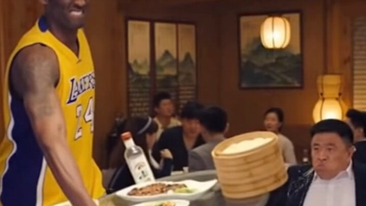 كوبي يُعيد تنظيم ثقافة الجلوس حول طاولة الشرب