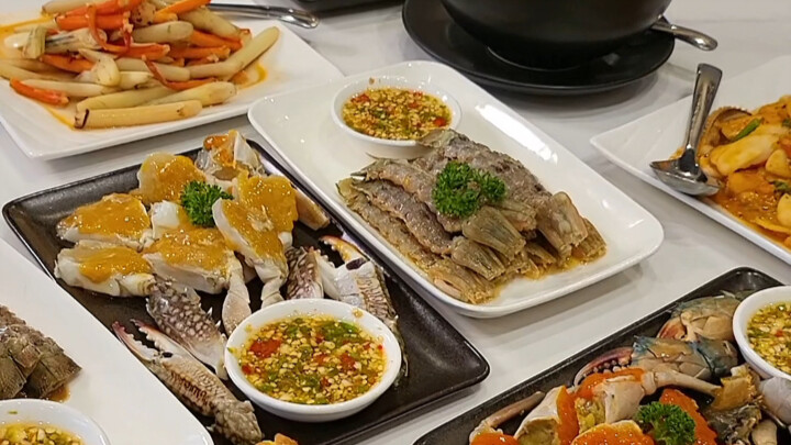 Thai Cuisine: Homemade Thai-Style Raw-Marinated Crab with Luscious Roe and Succulent Grilled Shrimp