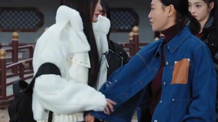 Li Yitong and Carol Chu burst into tears during an impromptu scene—can you tell it was all spontaneo