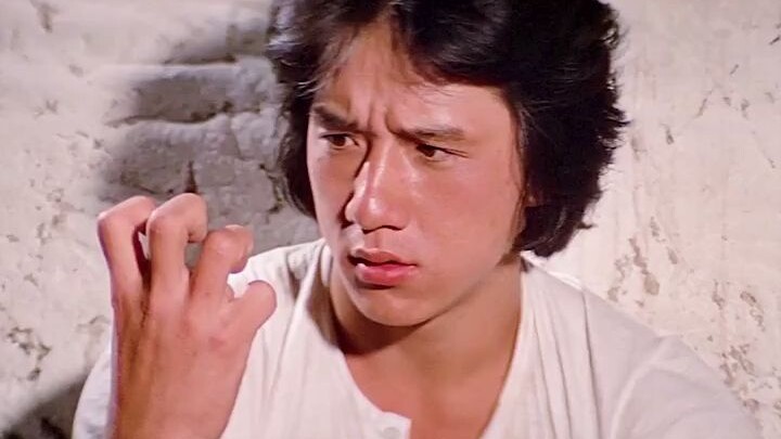 小猫将蛇拍晕，小伙看见竟悟出绝世武功