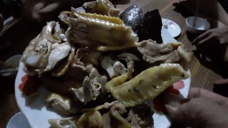 Thịt chó. Gà luộc. Canh cua cà pháo ngon lắm mời cả nhà