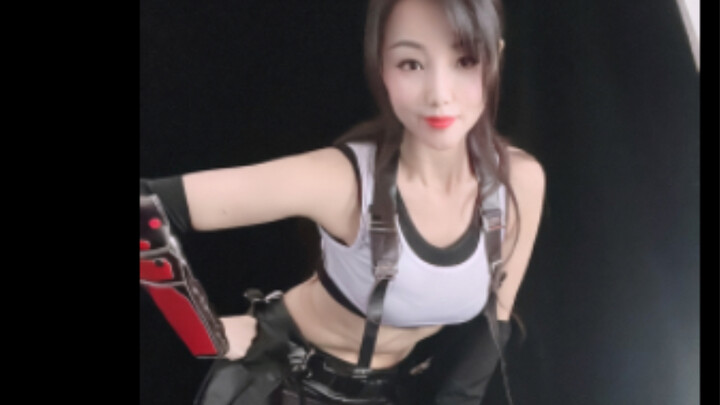 ไฟนอลแฟนตาซี - ทีฟาเต้นอย่างสนุกสนาน คุณชอบไหม?