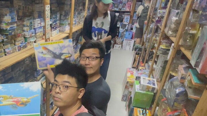 Perjalanan Berburu Lem 2.0 ~VLOG Mengunjungi dan Makan Toko Mainan Bekas Hong Kong