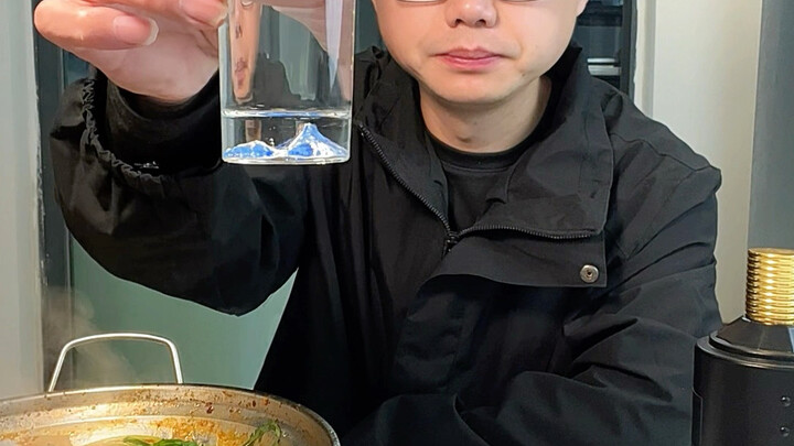 Don’t laugh at me—over 30 and still not married, no close friends, barely any social life. My daily 