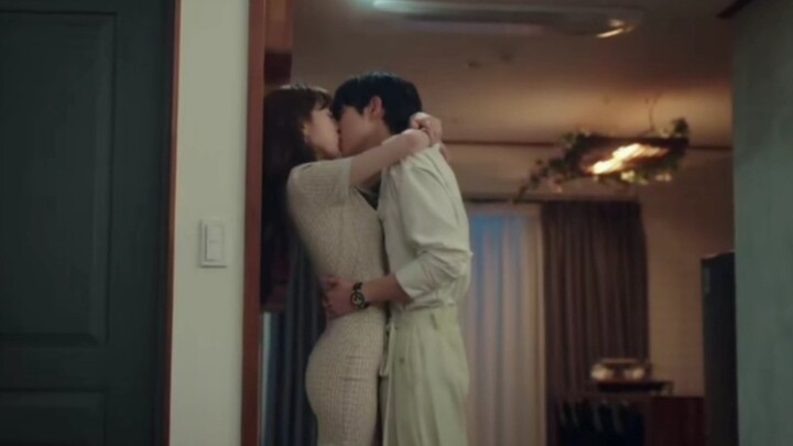[Kissing scene] The girl takes the initiative to tease! But I am not what I used to be!